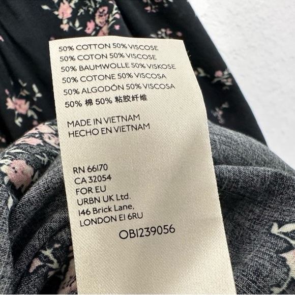 Free People Paloma Blouse ~ Black Floral - Picture 4 of 9